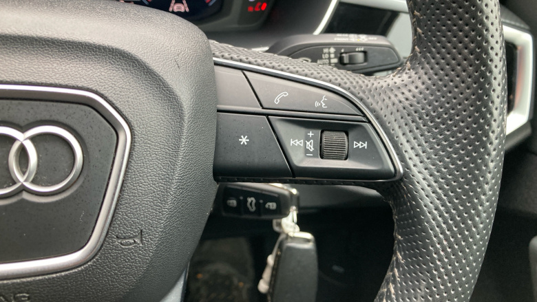 Audi Q3 35 TDI S Line 5dr S Tronic Diesel Estate